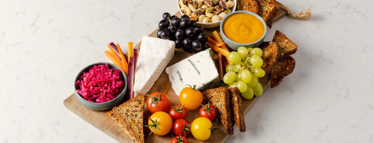 How to Make the Perfect Vegetarian Cheese Board