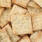 Crunchy Banting-Friendly Crackers You Can Make at Home